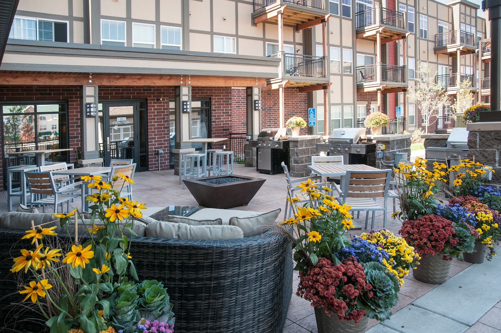 5 Central Apartments in Osseo, MN